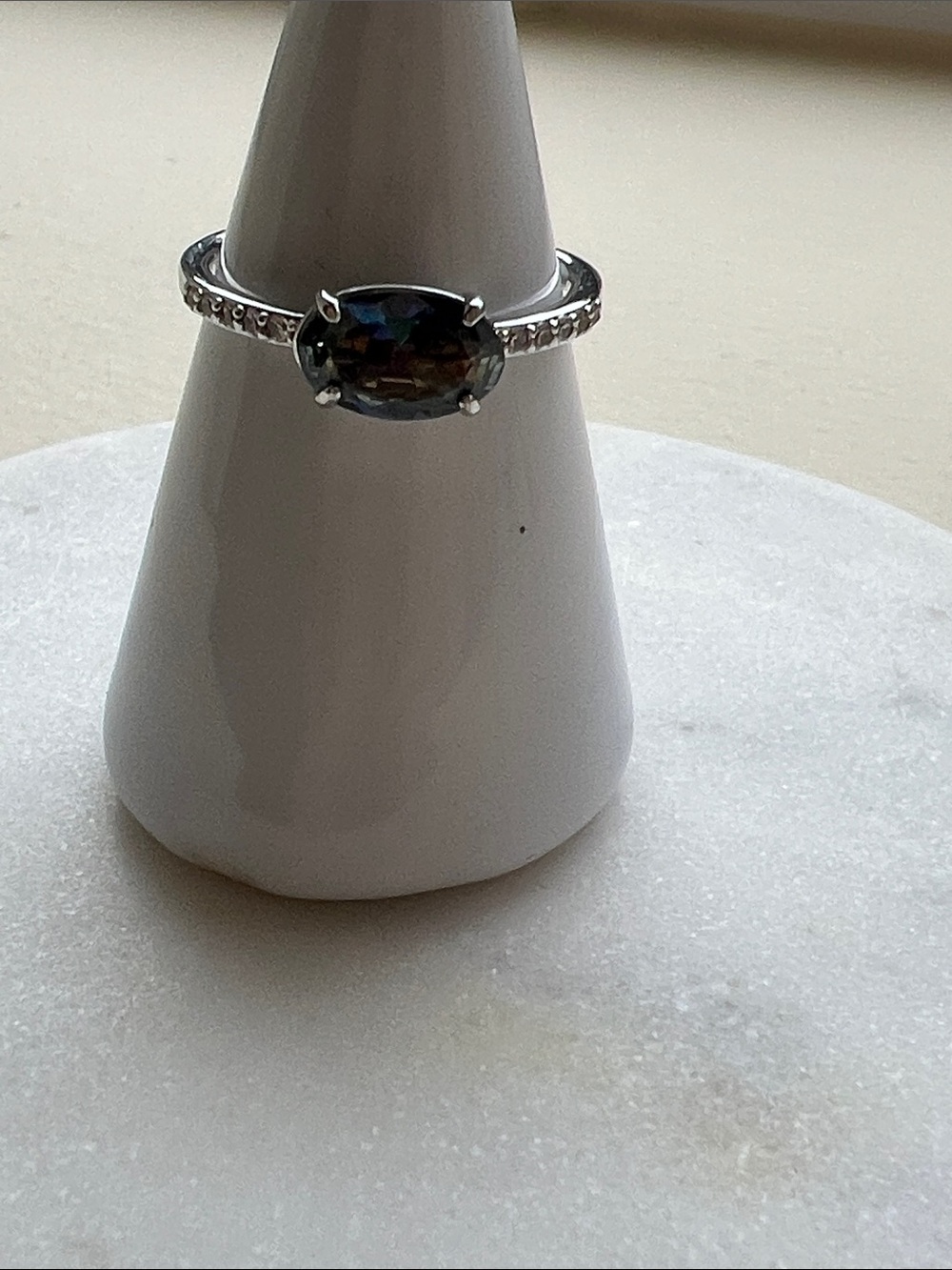 Stunning Silver Women's Ring with Blue Gemstone